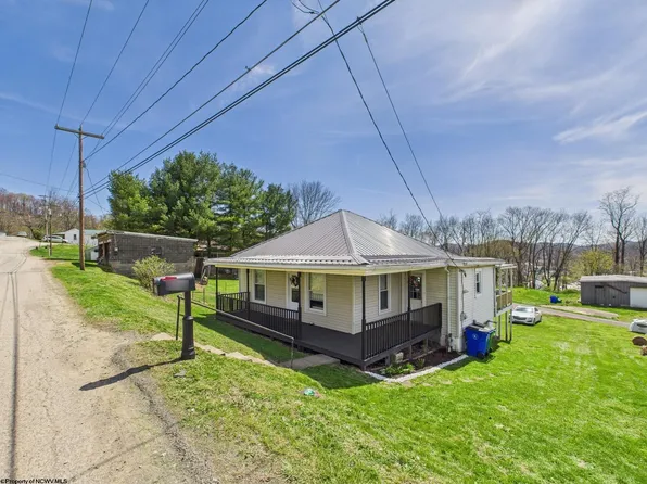 8336 Indiana Ave, Clarksburg, WV 26301