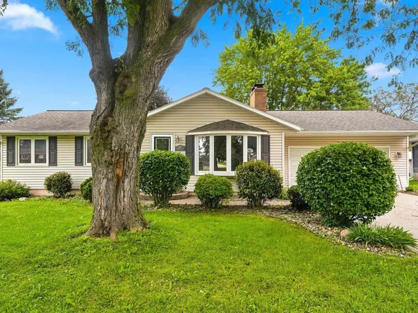 103 Rebecca Rd, Hudson, IA 50643
