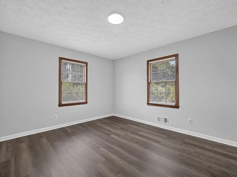 2591 Doc Hughes Rd — Photo 32