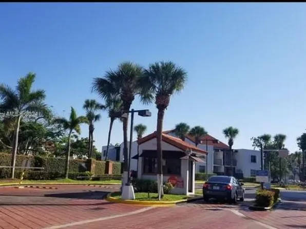 9447 Fontainebleau Blvd APT 114, Miami, FL 33172