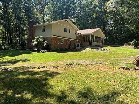 3rd image of 706 Hickory Ln SW