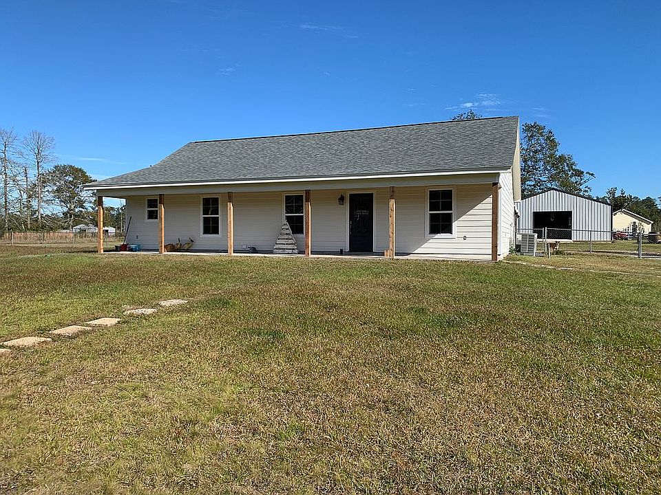 2nd image of 3838 Gill Dr