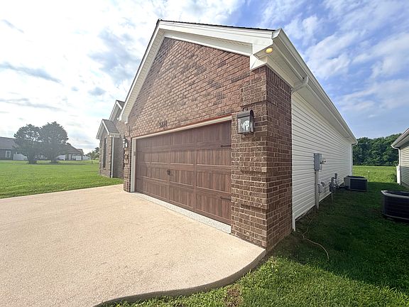 5th image of 3228 Sandpiper Cir