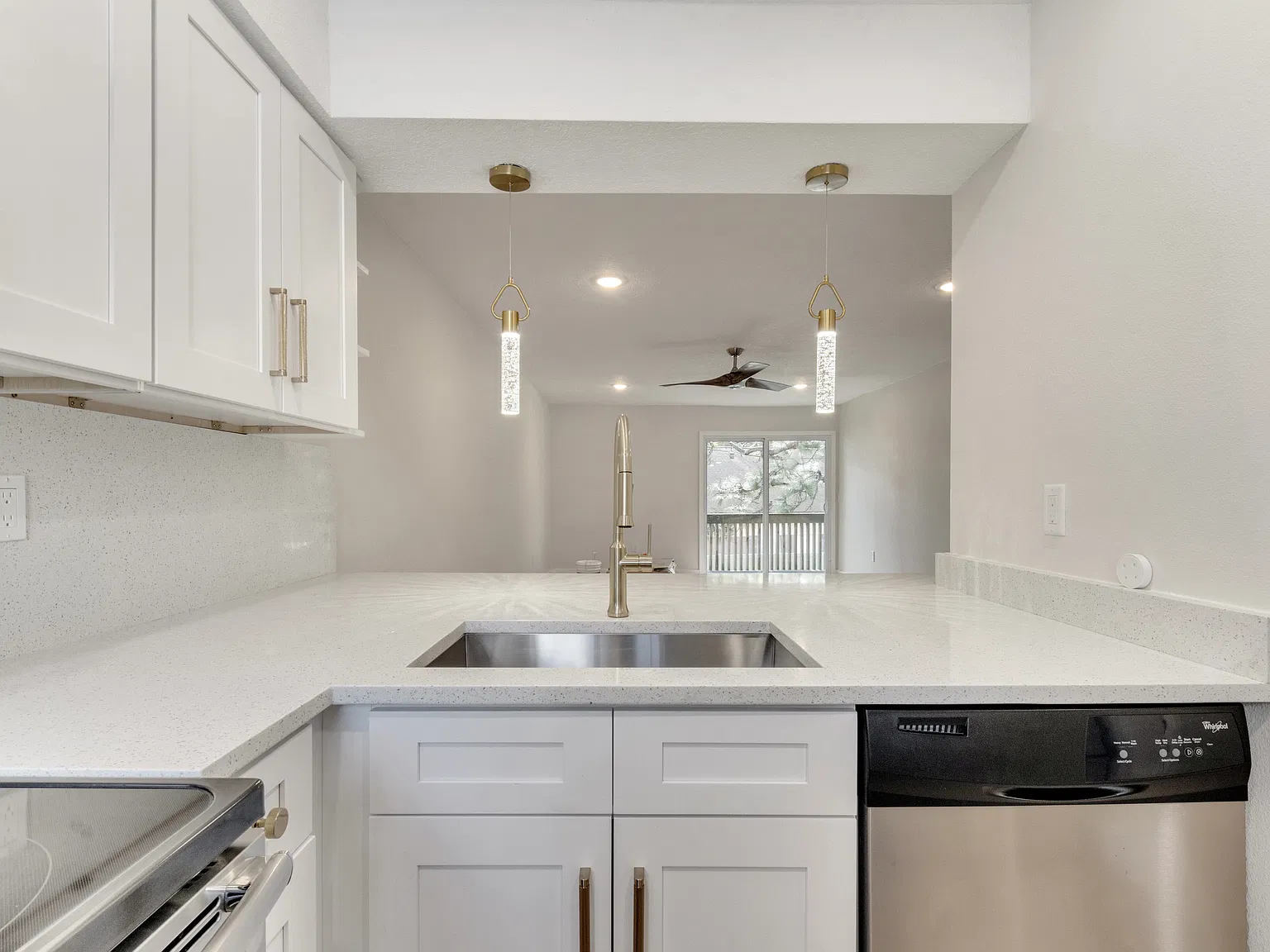 238 Scottsdale Sq — Photo 2