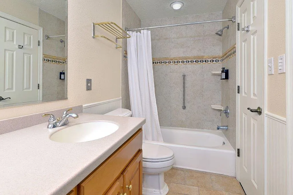 2 bed, 1401 sqft, $3,300 — Photo 2