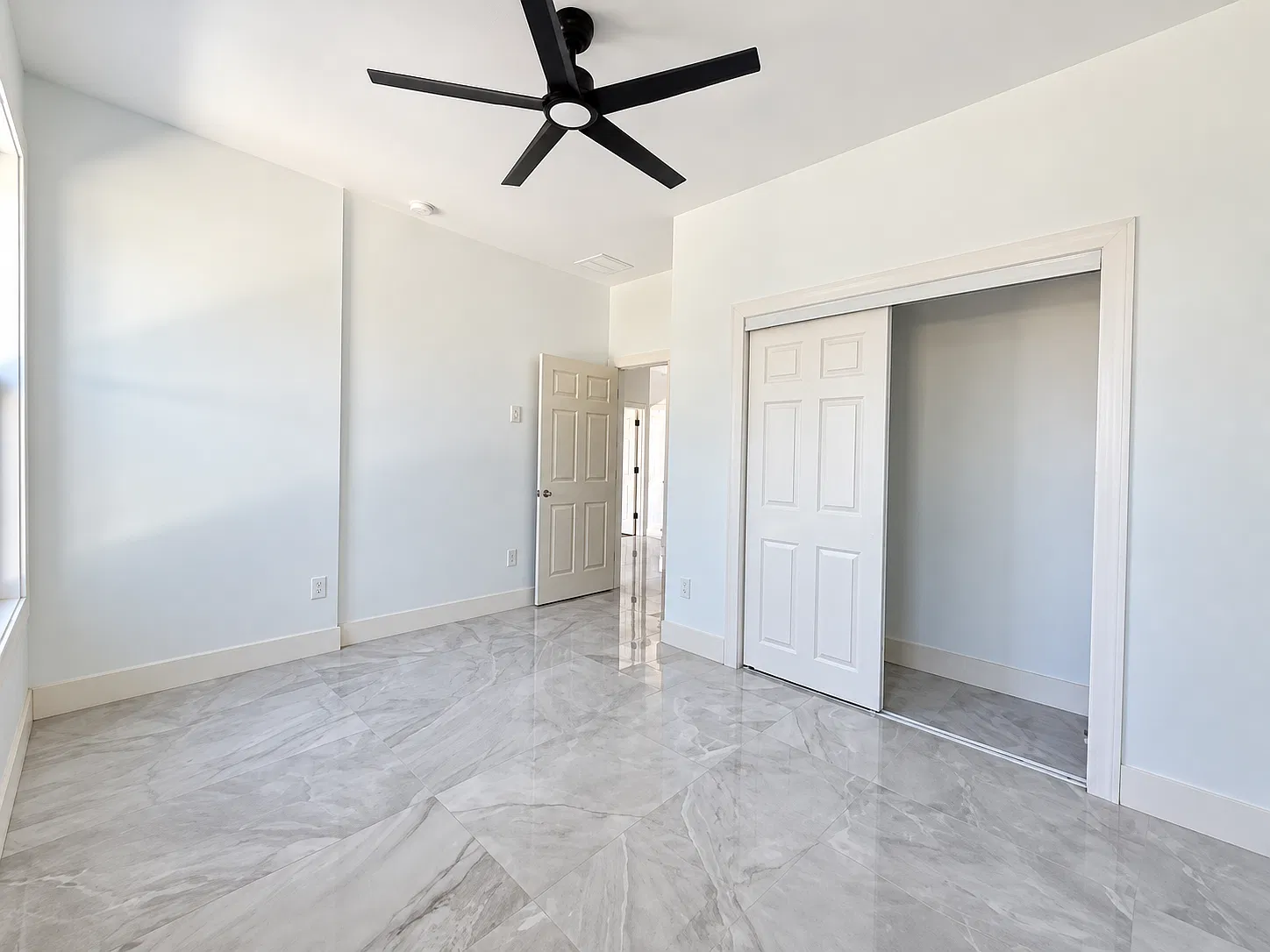 4 bed, 1296 sqft, $2,300 — Photo 4