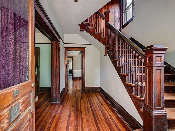 4th image of 600 S Elm Ave