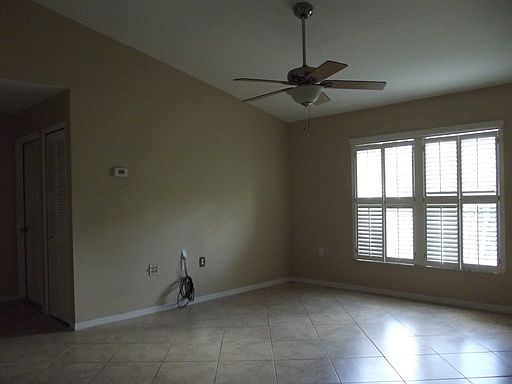 4th image of 808 W Church St