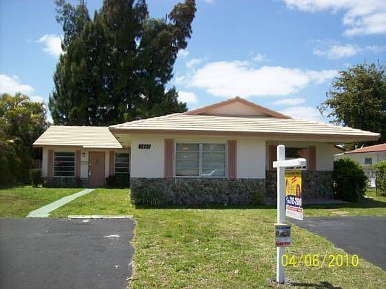 1st image of 3840 NW 110th Ave