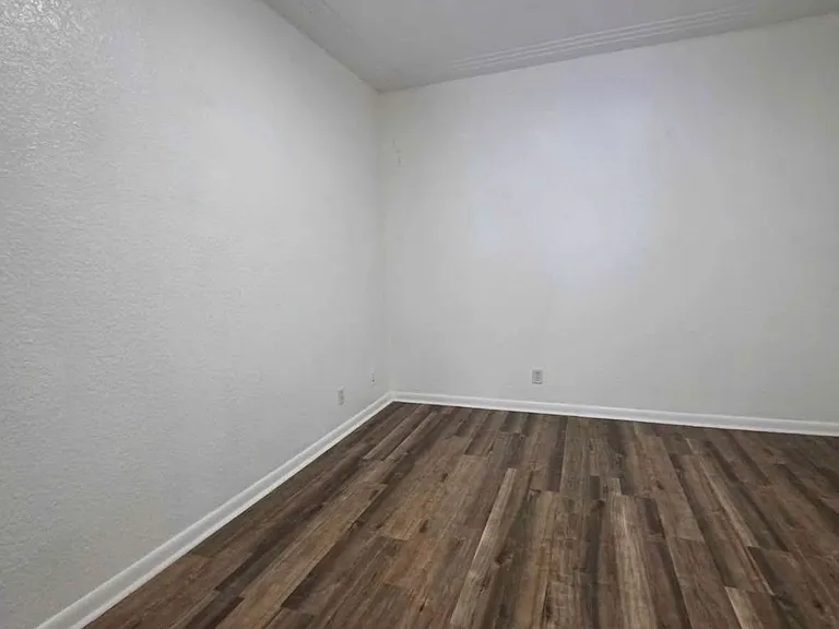 808 W Lakewood Rd — Photo 13