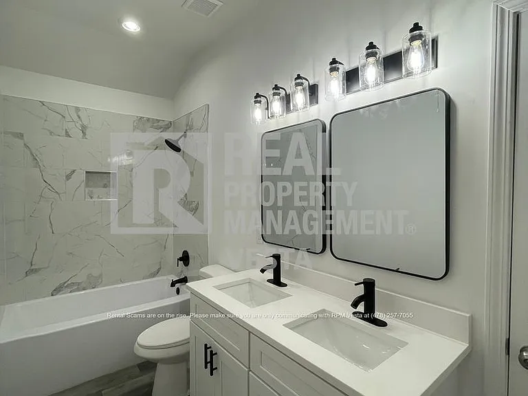2349 Berthadale Ave — Photo 11