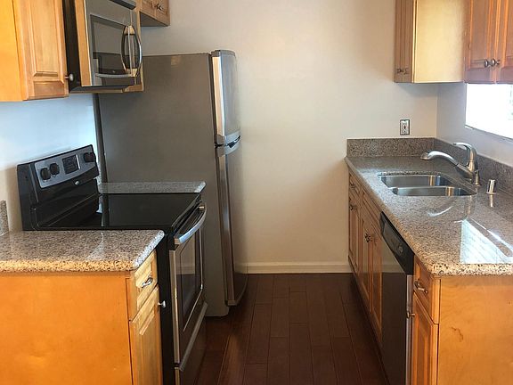 2nd image of 968 Larrabee St APT 209