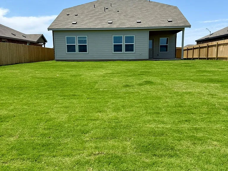306 Camargue Dr — Photo 31