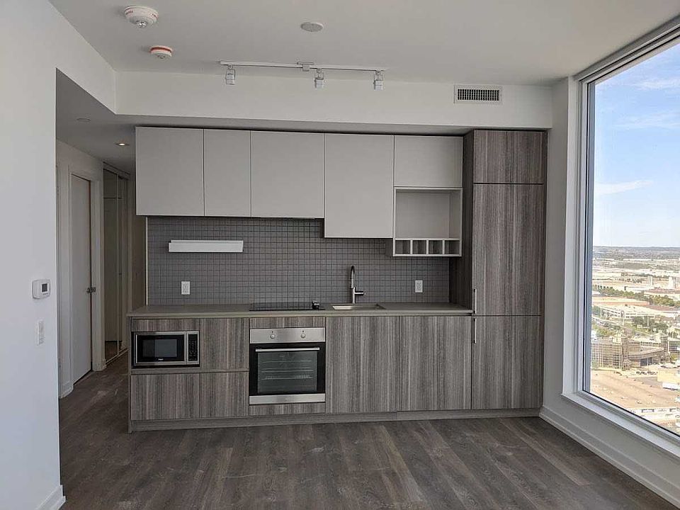 2nd image of 5 Buttermill Ave #3603