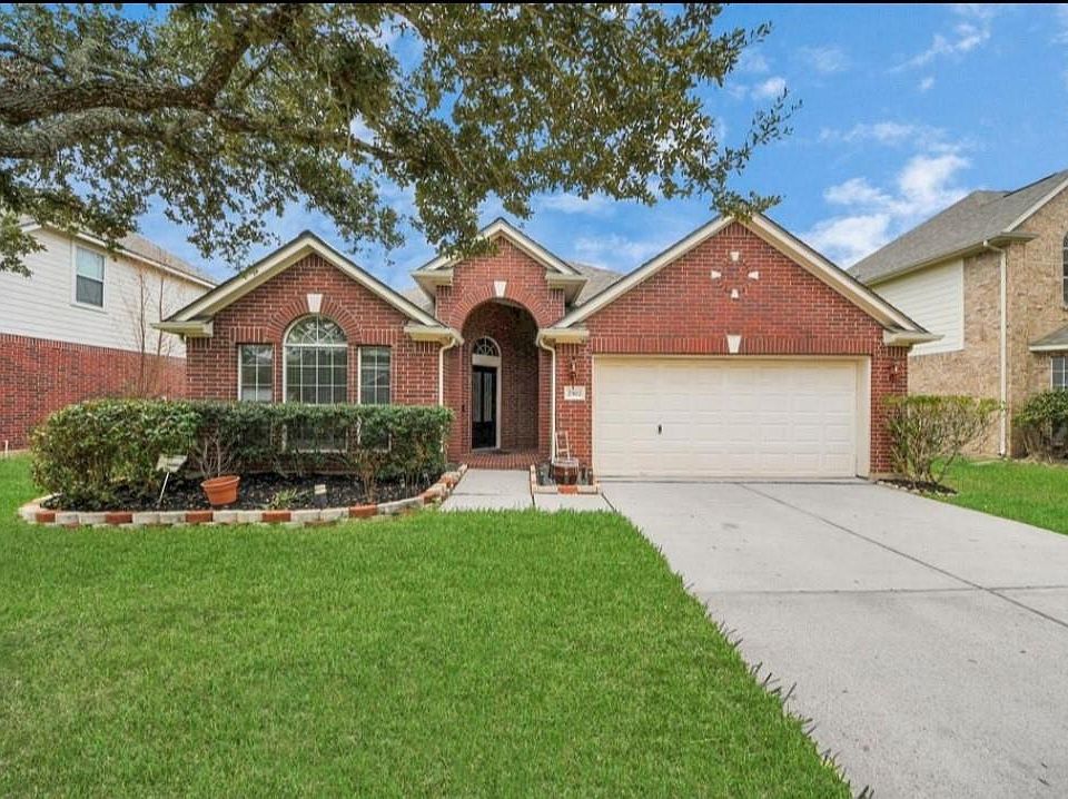 1st image of 2502 Suncreek Ln