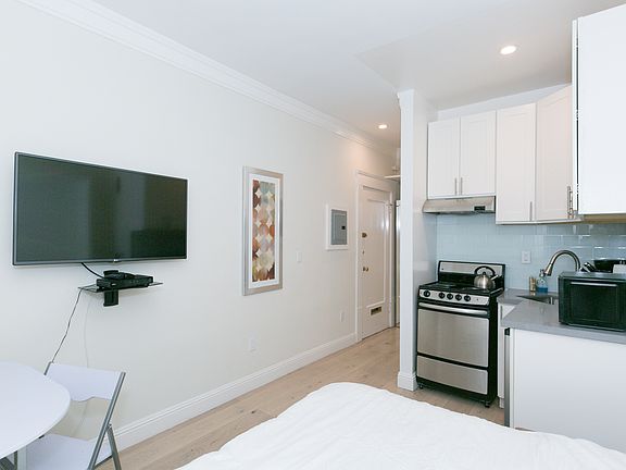 4th image of 733 Bush St #10P