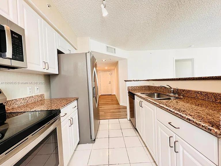 1155 Brickell Bay Dr #16 — Photo 6