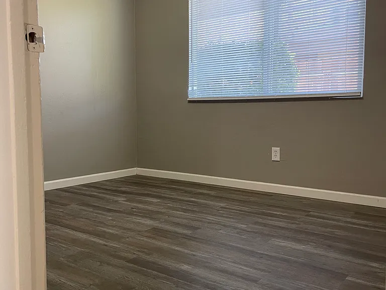 6516 Mohawk St #A — Photo 13