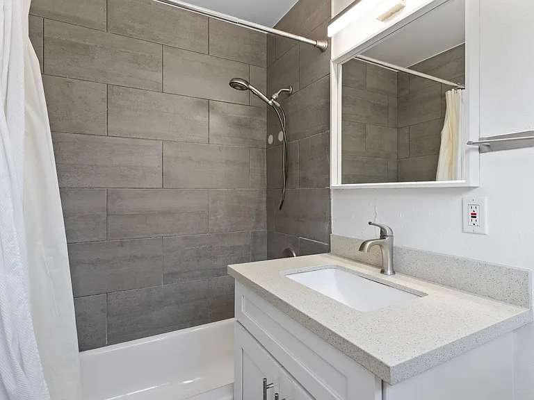 1024 Loma Avenue — Photo 14