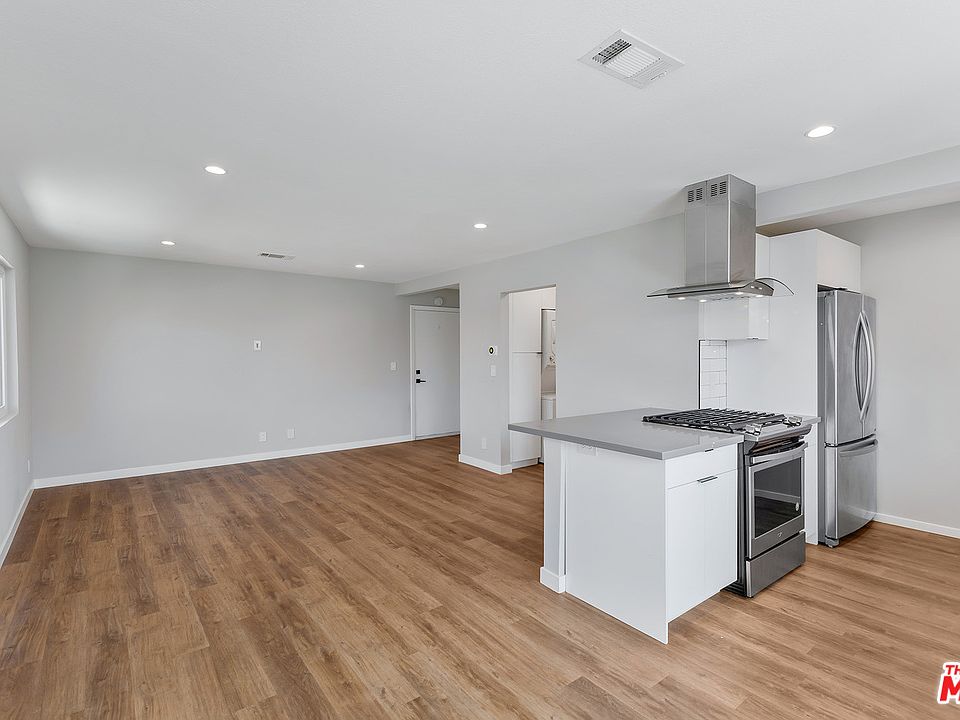 1st image of 5847 Willoughby Ave APT 8