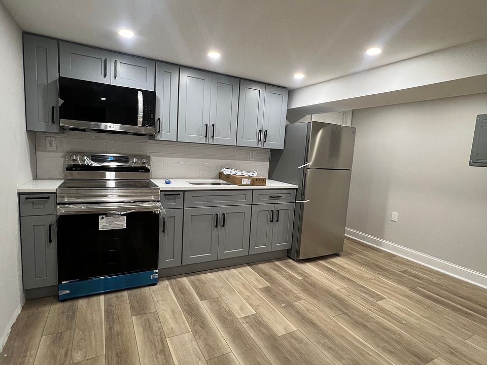 1st image of 910 Revere Ave #B1