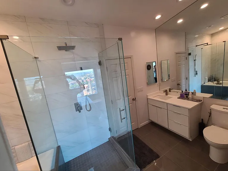 241 Hastings St — Photo 12