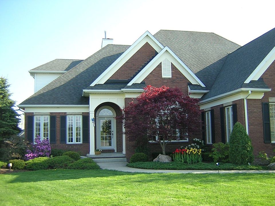44 Hillside Pkwy.