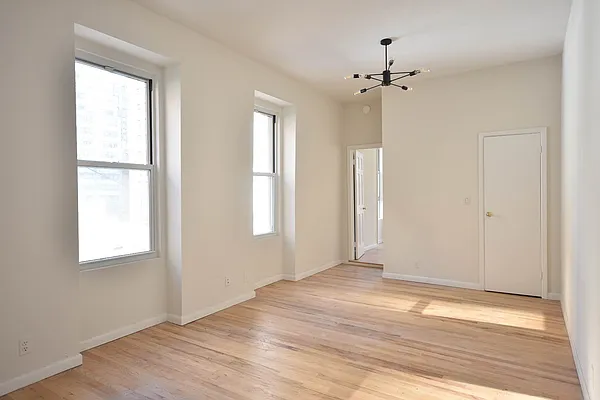 Rented by Green Line Realty | media 3