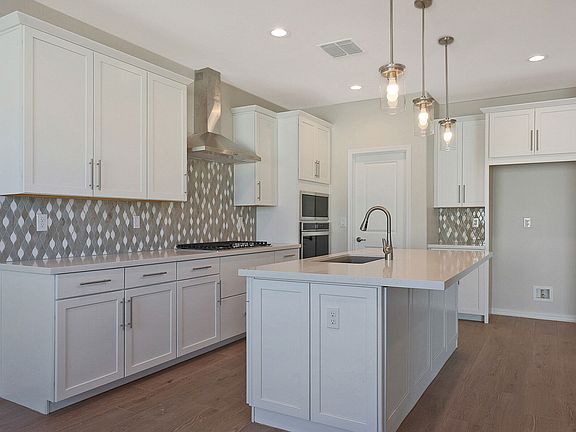 4th image of 10958 W McKinley St
