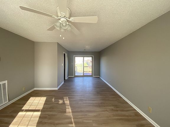 2nd image of 1083 Biltmore Pl