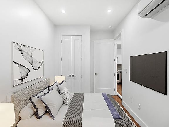 3rd image of 1493 Dekalb Ave #1B