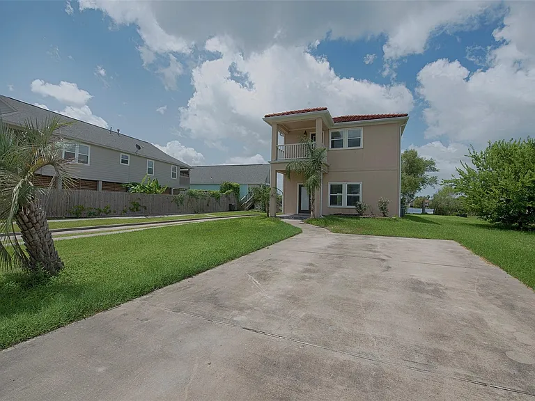 238 Debbie Ln — Photo 4