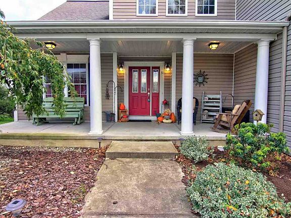 3rd image of 31 Mountainwood Dr