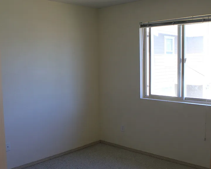 503 E River Ave — Photo 21