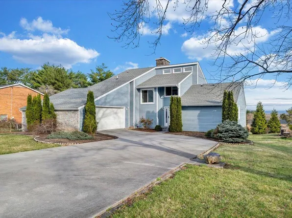 465 Summit Ridge Rd SW, Christiansburg, VA 24073