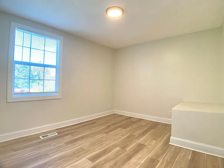 47 Maple St — Photo 9