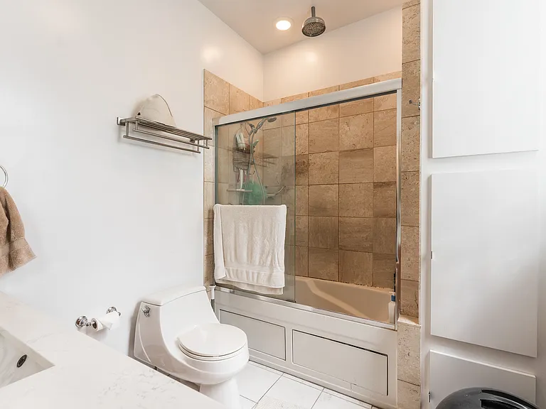 1407 N Wicker Park Ave #1 — Photo 8