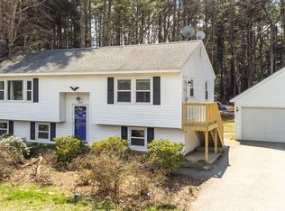 16 Masquah Dr, Litchfield, NH 03052