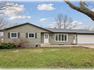9116 Oakwood Rd, Saint Bonifacius, MN 55375