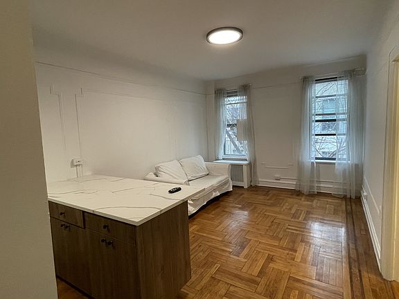 5th image of 4142 42nd St APT 2B