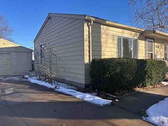 3rd image of 711 4th St SE