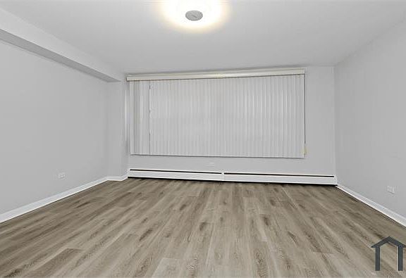 2nd image of 1528 W 99th St #1GB