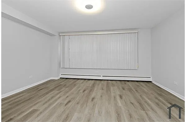 Building Photo - 1528 W 99th St #1GB
