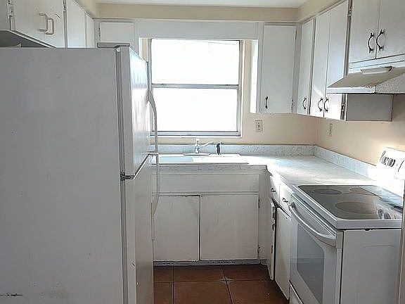 3rd image of 2828 Sterling Ln