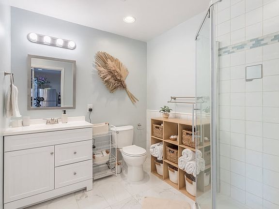 5th image of 2053 Wilder Dr #1
