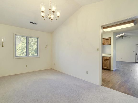 4th image of 217 Saligugi Cir