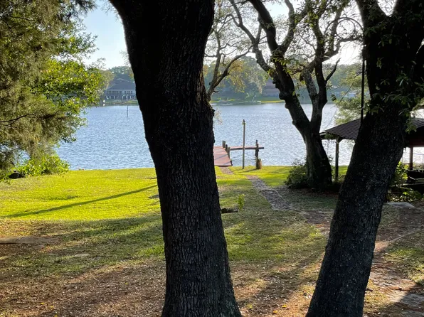 6011 E Shore Dr, Pensacola, FL 32505