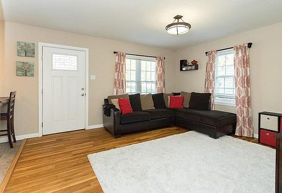 4th image of 2704 Timberlake Dr