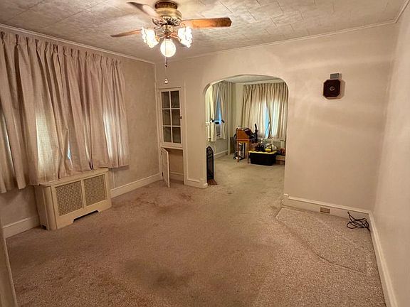 4th image of 1548 Moss St