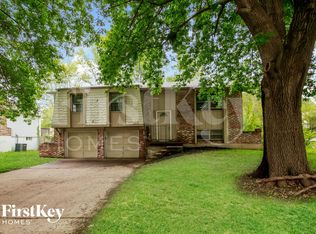 1520 N Blue Mills Rd, Independence, MO 64056